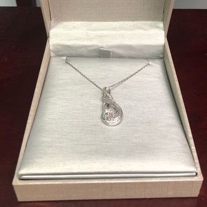NWOT Zales sterling silver chain and twisted drop pendant